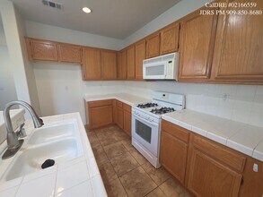 2035 E Harvard Privado in Ontario, CA - Building Photo - Building Photo