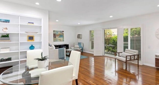 property at 11120 Queensland St