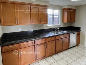 8148 Cottonmill Cir in Sacramento, CA - Foto de edificio - Building Photo