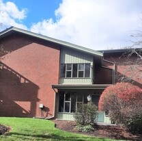 30 Parish Pathe in Marshfield, MA - Building Photo