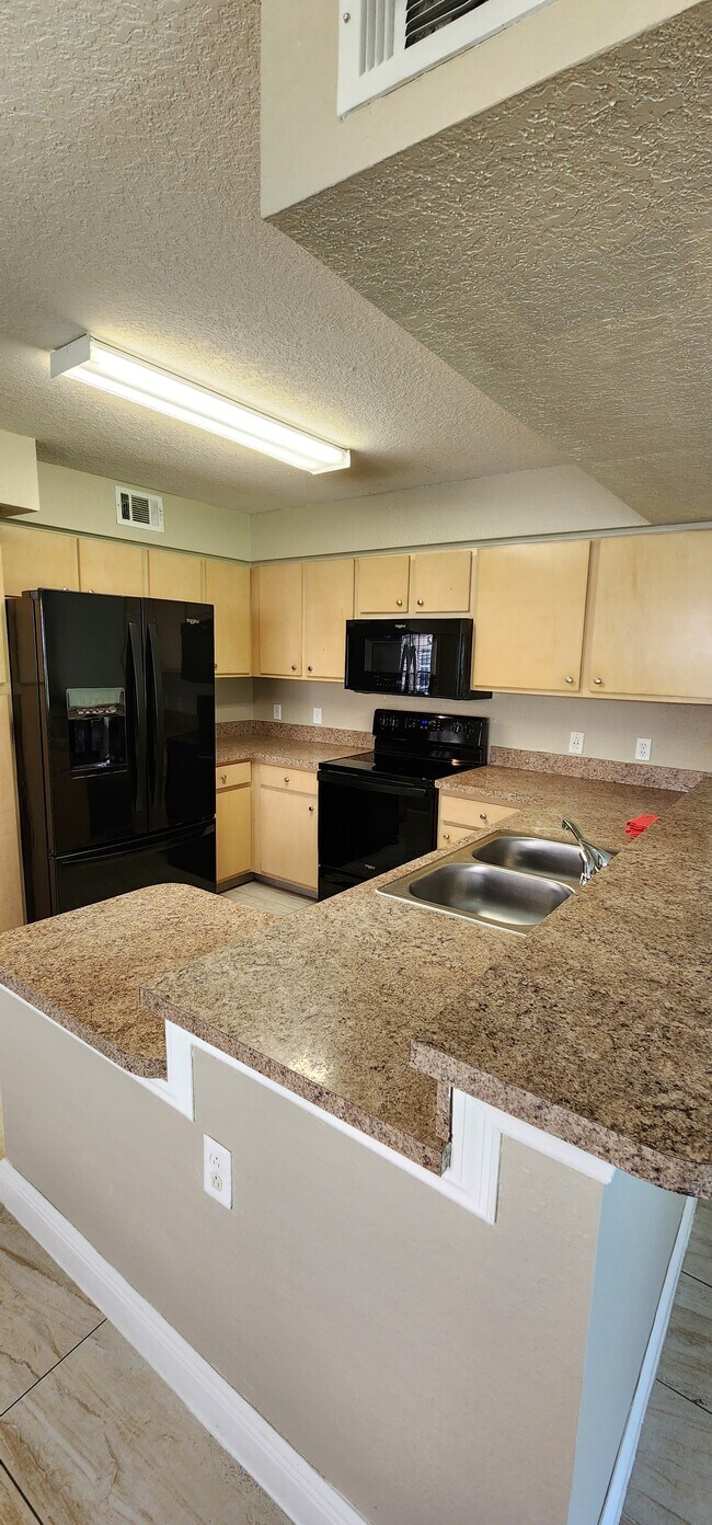 13929 Fairway Island Dr in Orlando, FL - Building Photo - Building Photo