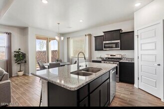 253 Adamtowne Dr in El Paso, TX - Building Photo - Building Photo