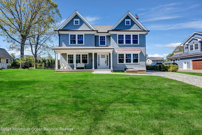 211 Monroe Ave in Spring Lake, NJ - Foto de edificio - Building Photo