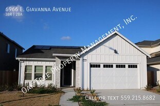 6966 E Giavanna Ave in Fresno, CA - Building Photo
