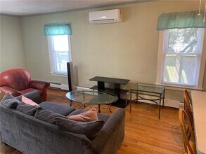 16 Grafton St in Newport, RI - Building Photo - Building Photo