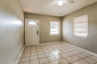 2445 NW 159th St in Opa Locka, FL - Building Photo - Building Photo