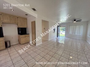 5201 Brayton Ave in Long Beach, CA - Building Photo - Building Photo