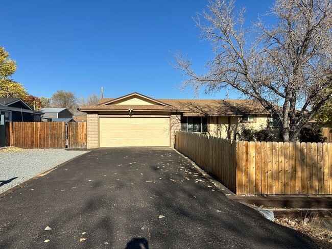 25 E Janere Ct in Spanish Springs, NV - Building Photo - Building Photo