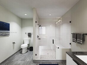 120 N Compass Way in Dania Beach, FL - Building Photo - Building Photo