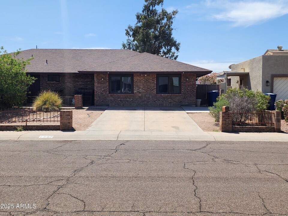 1731 E Redfield Rd in Tempe, AZ - Building Photo