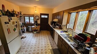 1 Woodstock Ave, Unit 4 in Boston, MA - Building Photo