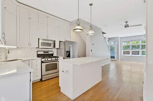 855 W Erie St, Unit 119 in Chicago, IL - Building Photo