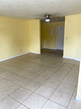 2545 York St in Opa Locka, FL - Building Photo - Building Photo