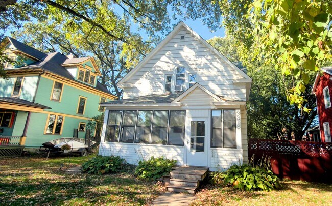 property at 2318 Fillmore St NE