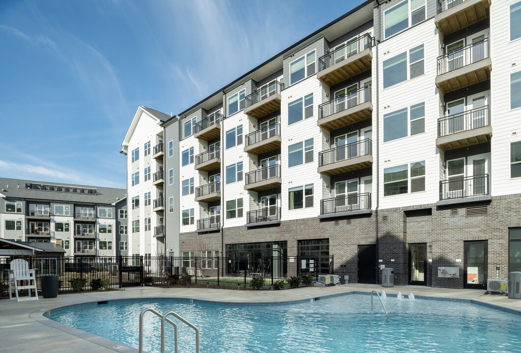 The William in Chantilly, VA - Building Photo