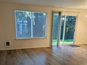 9127 Meridian Pl NE, Unit 2 in Lake Stevens, WA - Building Photo - Building Photo