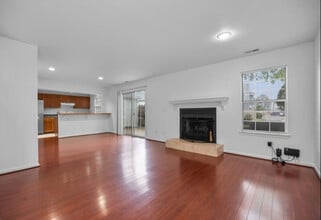 264 Ferdinand Cir in Virginia Beach, VA - Building Photo - Building Photo