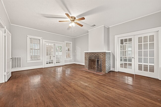 1603 Branard St in Houston, TX - Building Photo - Building Photo