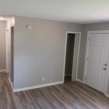 214 SW Sanneman Dr in Topeka, KS - Building Photo - Building Photo