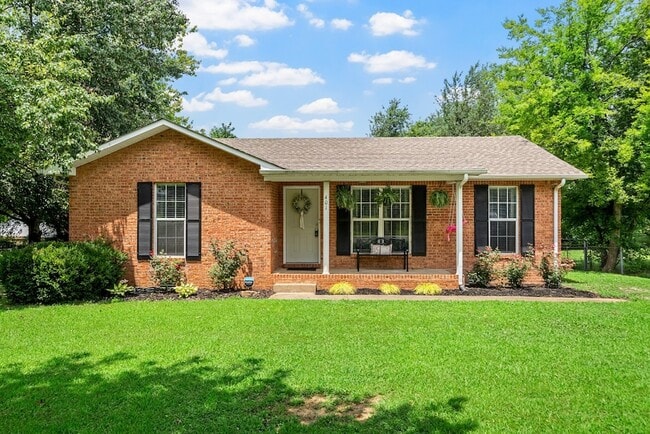 401 Pacific Ave in Oak Grove, KY - Building Photo - Building Photo