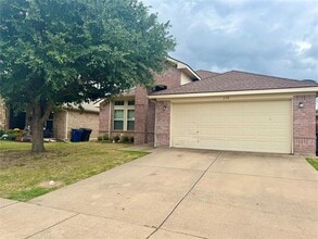 330 Sardius Blvd in Granbury, TX - Building Photo - Building Photo