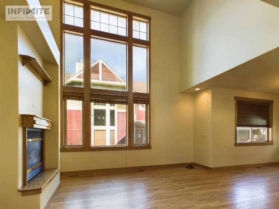 2188 Gallatin Green Blvd in Bozeman, MT - Building Photo