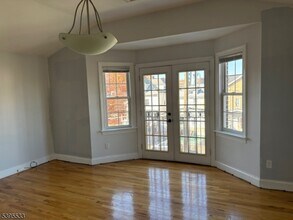 728 Linden Ave in Elizabeth, NJ - Building Photo - Building Photo