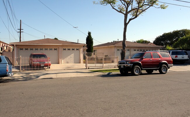 3807-3813 W 105th St in Inglewood, CA - Foto de edificio - Building Photo
