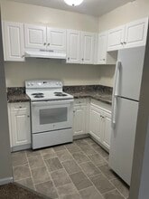 Meridian Apartments in Waterbury, CT - Foto de edificio - Building Photo