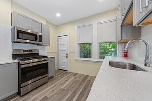 44 Brackett St in Boston, MA - Building Photo