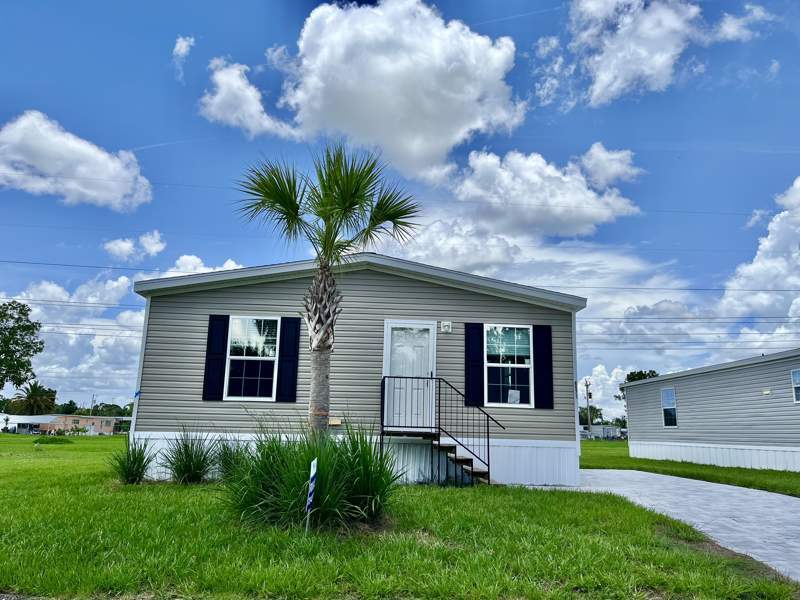 6711 Hidden Oaks Dr in North Fort Myers, FL - Building Photo