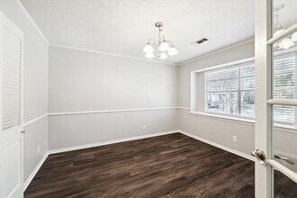 1958 River Falls Dr in Houston, TX - Building Photo - Building Photo