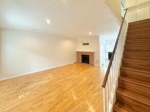 3684 Caminito Carmel Landing in San Diego, CA - Building Photo - Building Photo