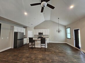 205 Hospital Rd in Commerce, GA - Building Photo - Building Photo