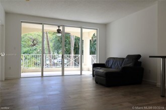 1824 Brickell Ave-Unit -# 1BB in Miami, FL - Building Photo - Building Photo