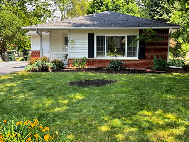 property at 938 Bryn Mawr Ave
