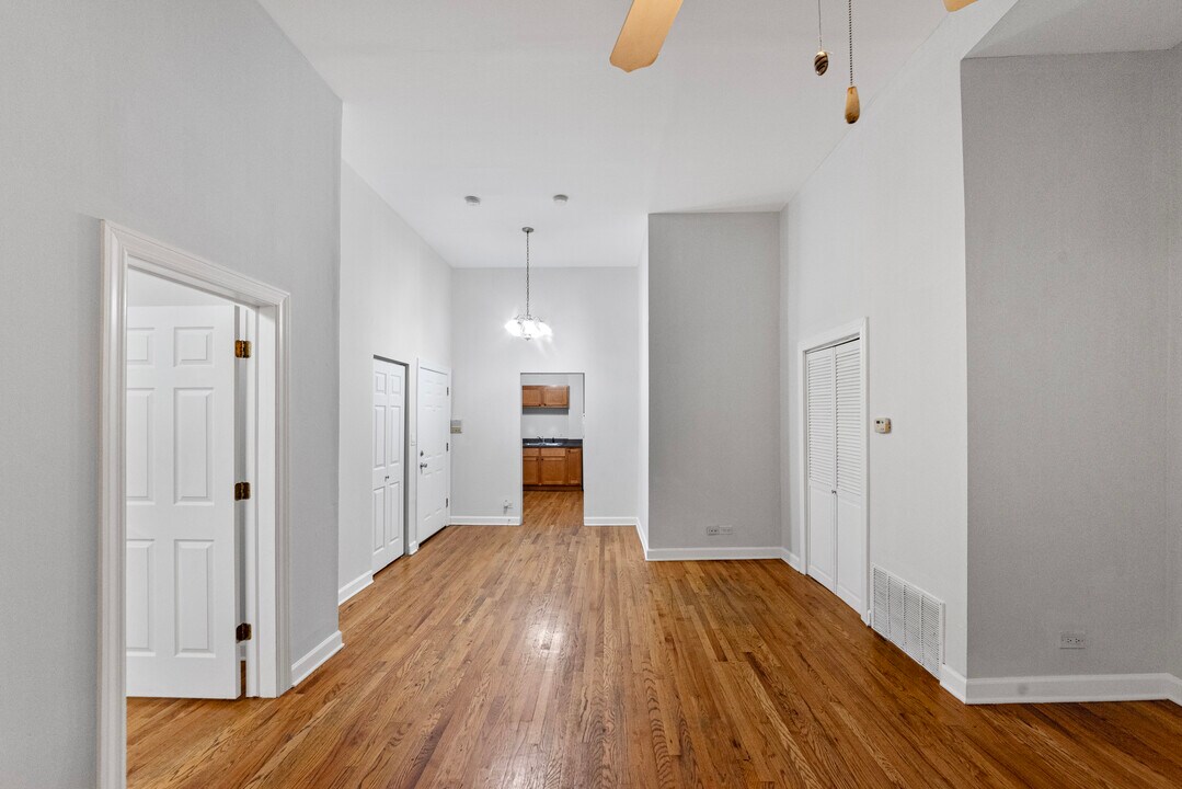 1538 N Milwaukee Ave, Unit 2F in Chicago, IL - Building Photo