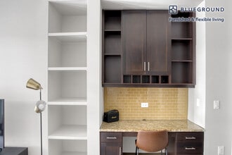 3201 Esperanza Crossing in Austin, TX - Foto de edificio - Building Photo