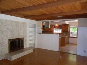 3751 Stone Canyon Ave in Los Angeles, CA - Foto de edificio - Building Photo