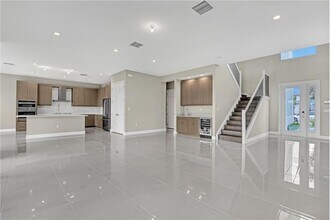 10033 Heron Flock Dr in Palm Beach Gardens, FL - Foto de edificio - Building Photo