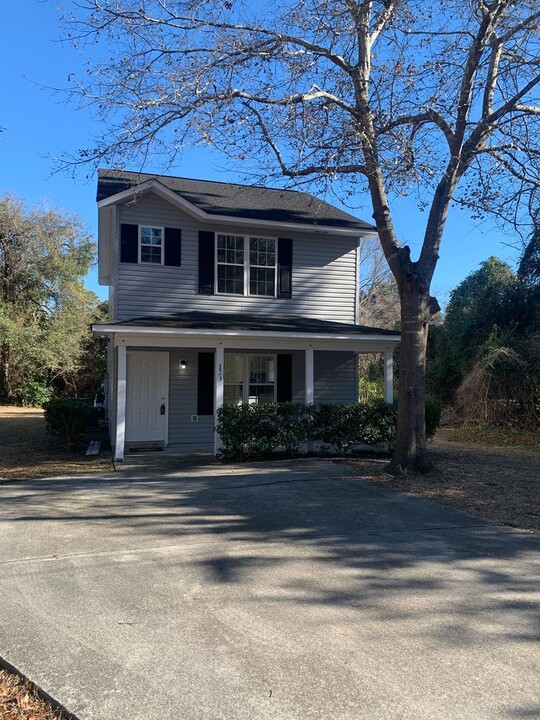 123 Hillsdale Dr in Wilmington, NC - Building Photo