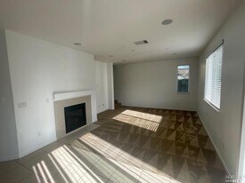 436 Potters Ln in Vacaville, CA - Building Photo