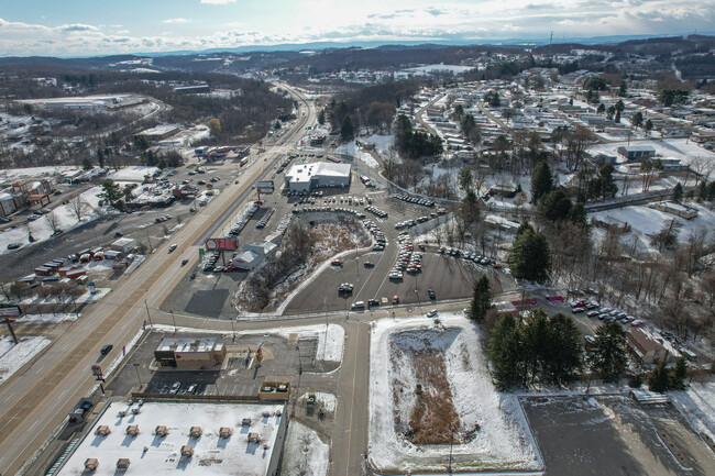 Argenta Way in Delmont, PA - Building Photo - Building Photo