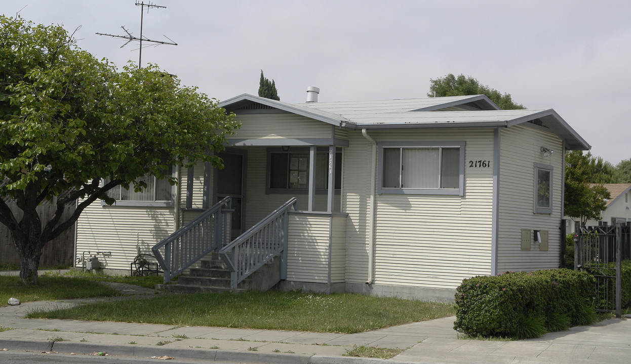 21761 Meekland Ave in Hayward, CA - Building Photo