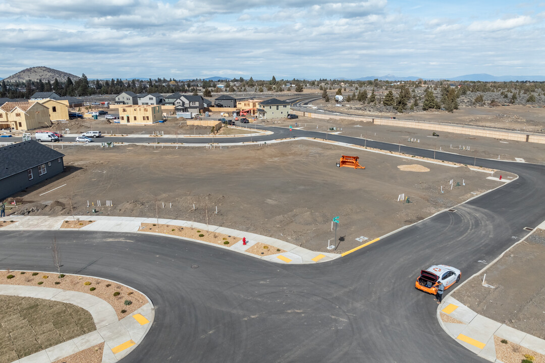 Southeast 27th Street in Bend, OR - Building Photo