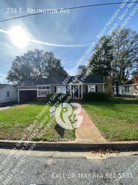 224 E Arlington Ave in Greer, SC - Building Photo
