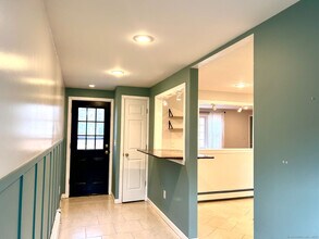 11 Fernwood Rd in Avon, CT - Building Photo - Building Photo