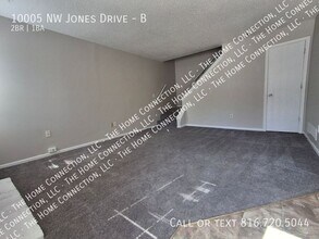 10005 NW Jones Dr in Kansas City, MO - Building Photo - Building Photo