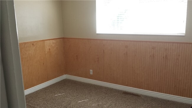 property at 1243 S Main St