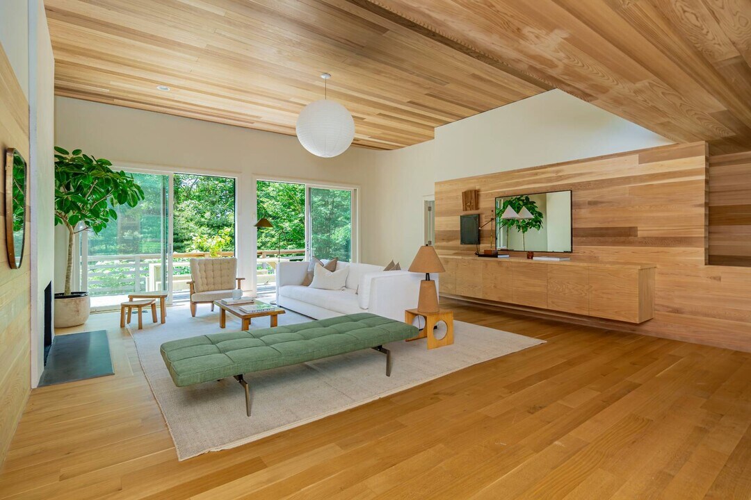 256 Town Ln in Amagansett, NY - Building Photo